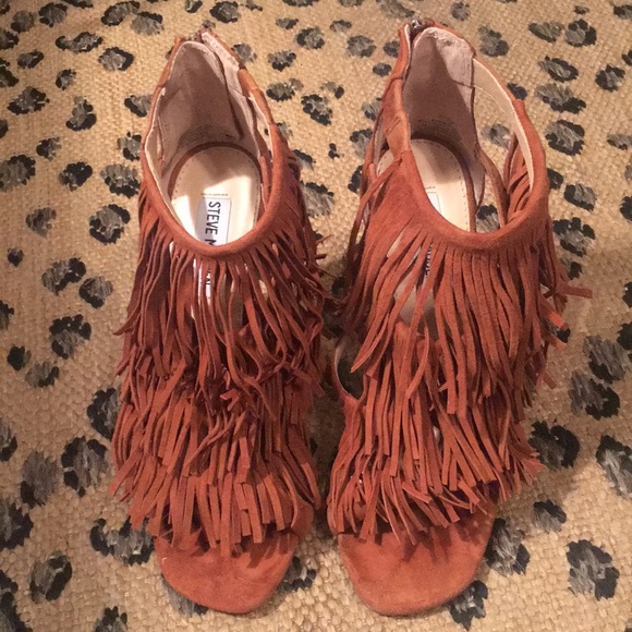 Steve Madden Shoes - Steve Madden Fringly Shoe in Chestnut Suede Sz 7
